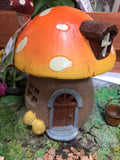 Light-up toadstool house 